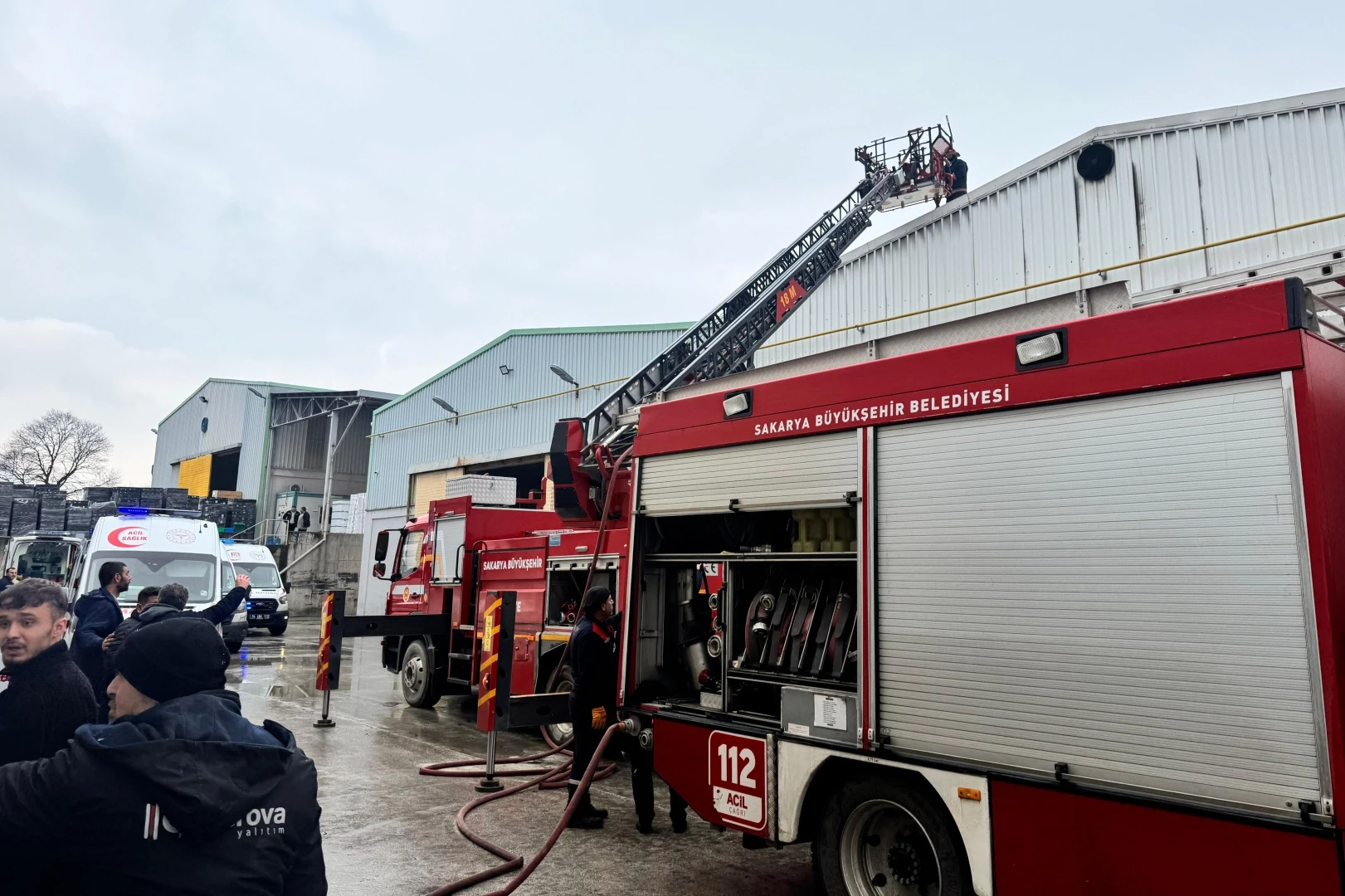 Sakarya itfaiyesinin hızlı müdahalesiyle olası facia önlendi