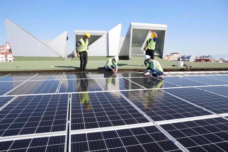 Büyükşehir yenilenebilir enerji yatırımları ile Antalya gücüne güç katıyor