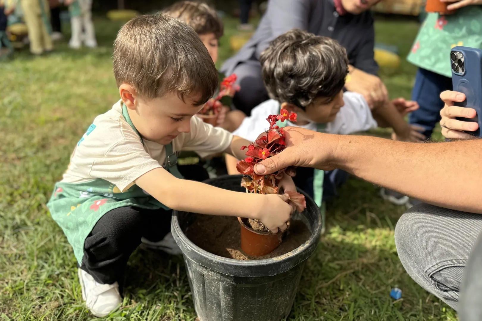 Minik eller Sakarya’da umut ekti