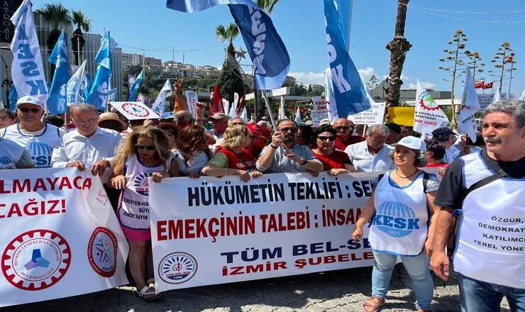 KAMU EMEKÇİLERİYLE DAYANIŞMA “Sefalet Zammına Boyun Eğmeyeceğiz”